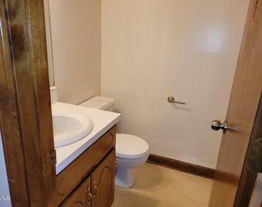 4009 Omer Lane - Photo Thumbnail 9