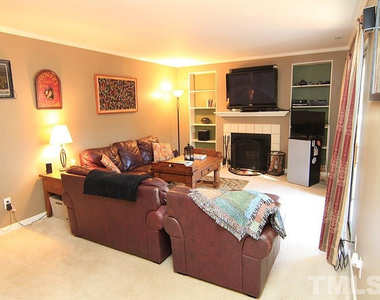 107 Finley Forest Drive - Photo Thumbnail 7
