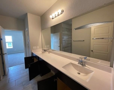 3629 Blue Cloud Dr - Photo Thumbnail 32