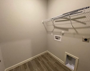 3629 Blue Cloud Dr - Photo Thumbnail 23
