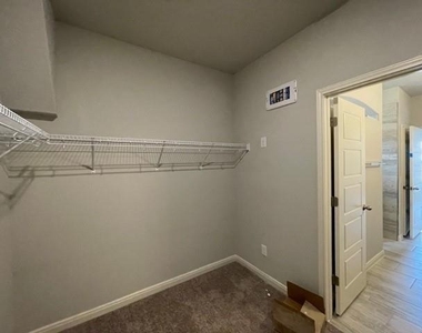 3629 Blue Cloud Dr - Photo Thumbnail 33
