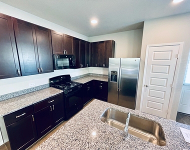 117 Huckleberry Ln - Photo Thumbnail 8
