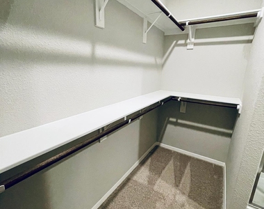 117 Huckleberry Ln - Photo Thumbnail 12
