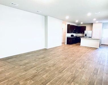 117 Huckleberry Ln - Photo Thumbnail 1