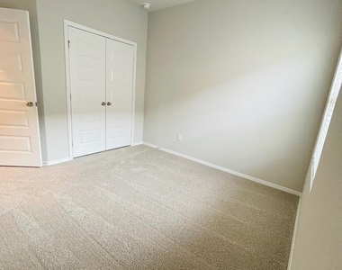 117 Huckleberry Ln - Photo Thumbnail 15