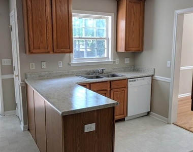 701 Arbor Greene Drive - Photo Thumbnail 8