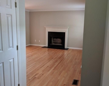 701 Arbor Greene Drive - Photo Thumbnail 4