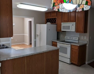 701 Arbor Greene Drive - Photo Thumbnail 9