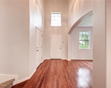 604 Spanish Oak Ter - Photo Thumbnail 3