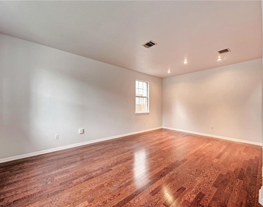 604 Spanish Oak Ter - Photo Thumbnail 5