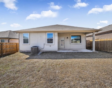 121 Mackinac Ln - Photo Thumbnail 15