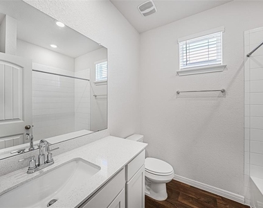 121 Mackinac Ln - Photo Thumbnail 10