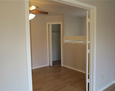 310 W University Ave - Photo Thumbnail 7