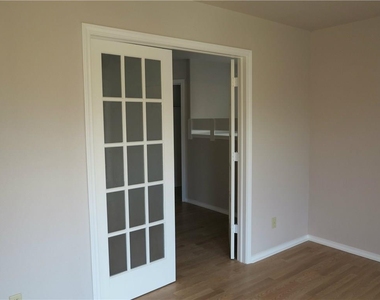 310 W University Ave - Photo Thumbnail 6