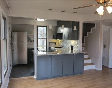 310 W University Ave - Photo Thumbnail 3