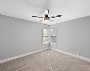 1305 Glenwood Dr - Photo Thumbnail 13