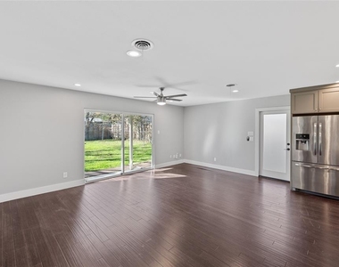 1305 Glenwood Dr - Photo Thumbnail 4