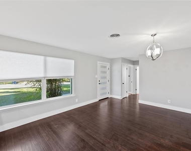 1305 Glenwood Dr - Photo Thumbnail 11