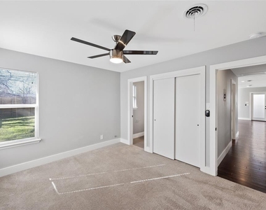 1305 Glenwood Dr - Photo Thumbnail 12