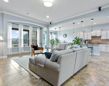 15904 Jeffs Ln - Photo Thumbnail 8
