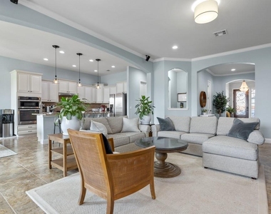 15904 Jeffs Ln - Photo Thumbnail 5