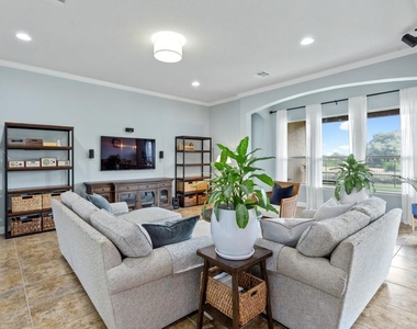 15904 Jeffs Ln - Photo Thumbnail 9