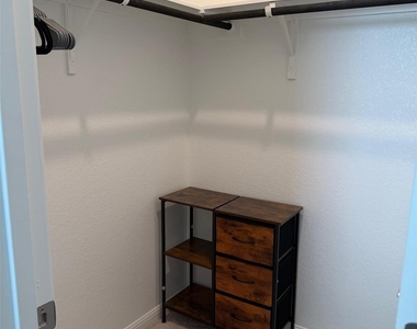 208 Flowers Ave - Photo Thumbnail 19