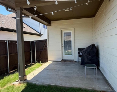 208 Flowers Ave - Photo Thumbnail 23