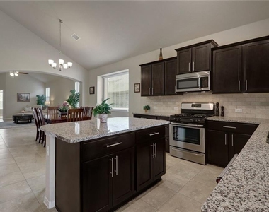 2433 Lyla Ln - Photo Thumbnail 6