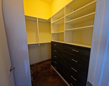 3806 Menchaca Rd - Photo Thumbnail 12