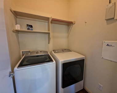 3806 Menchaca Rd - Photo Thumbnail 14