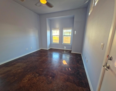 3806 Menchaca Rd - Photo Thumbnail 7