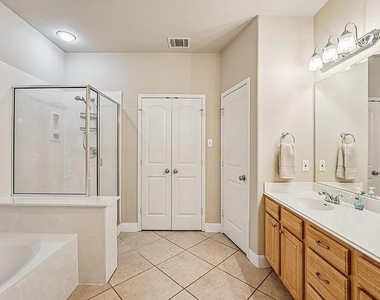2210 Onion Creek Pkwy - Photo Thumbnail 14