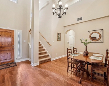 2210 Onion Creek Pkwy - Photo Thumbnail 4