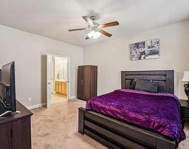 2210 Onion Creek Pkwy - Photo Thumbnail 11