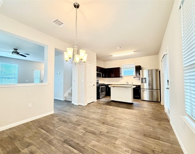 10502 Fulton Ave - Photo Thumbnail 7