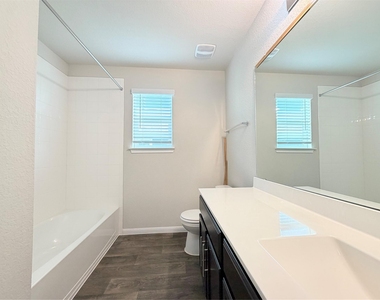 10502 Fulton Ave - Photo Thumbnail 31