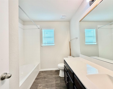 10502 Fulton Ave - Photo Thumbnail 30