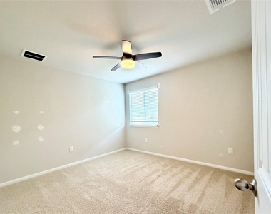10502 Fulton Ave - Photo Thumbnail 23