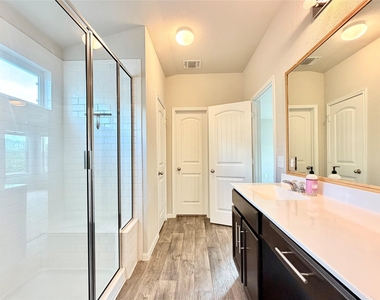 10502 Fulton Ave - Photo Thumbnail 19