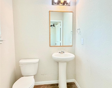 10502 Fulton Ave - Photo Thumbnail 14