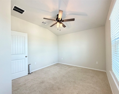 10502 Fulton Ave - Photo Thumbnail 25