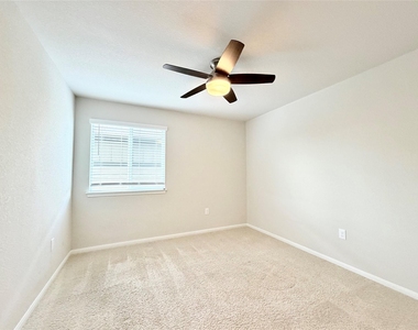 10502 Fulton Ave - Photo Thumbnail 29