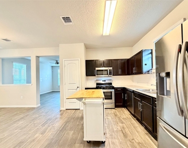 10502 Fulton Ave - Photo Thumbnail 10