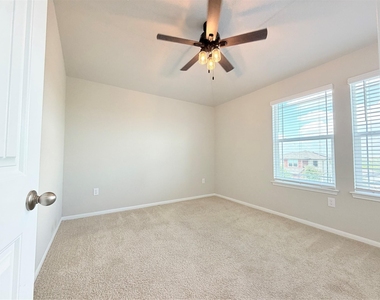 10502 Fulton Ave - Photo Thumbnail 27