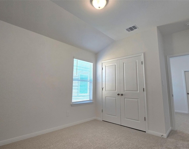 122 Holmby Dr - Photo Thumbnail 20