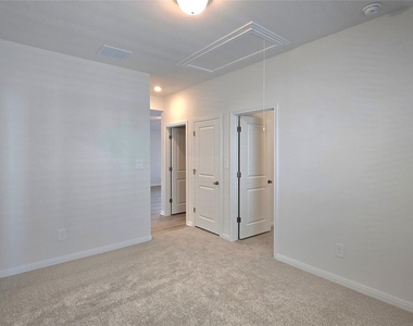 122 Holmby Dr - Photo Thumbnail 18