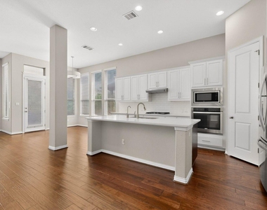 536 Caddo Lake Dr - Photo Thumbnail 7