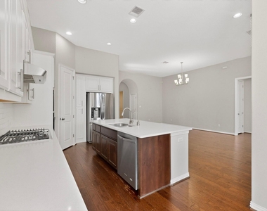 536 Caddo Lake Dr - Photo Thumbnail 9