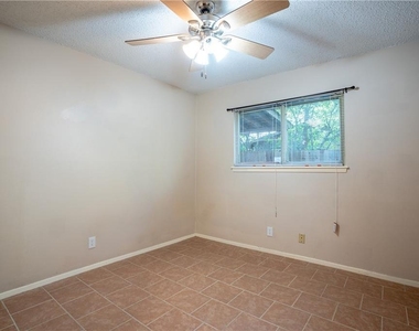 9104 Quail Creek Dr - Photo Thumbnail 14